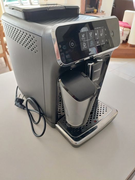 Продавам кафе автомат  Philips