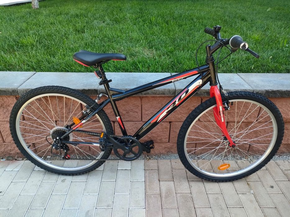 Bicicleta Mtb 30. Stare ca noua 26 inch
CADRU: fier
- FURCA: VELORS
-