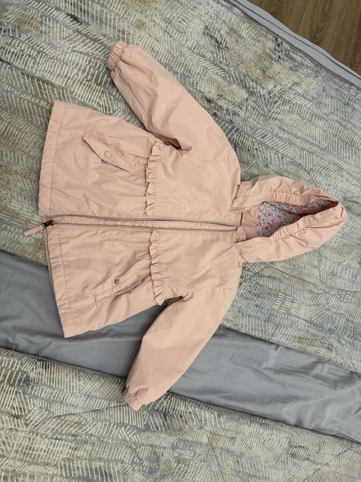 Весення куртка на девочку размер 92