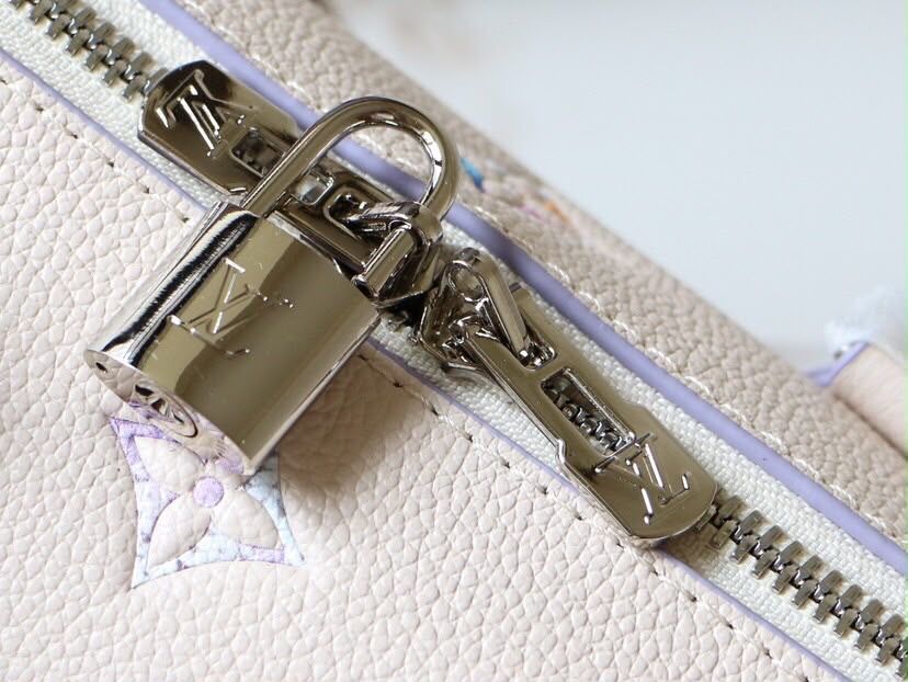 Louis Vuitton модел 2026