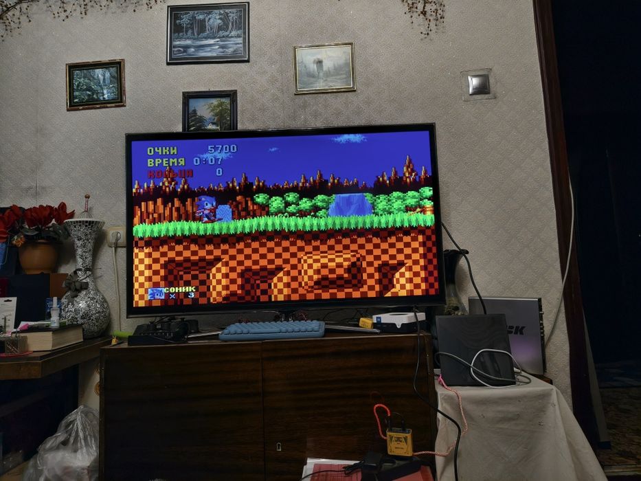 Продам Sega Mega Drive 2. Dinatronix. Genesis.
