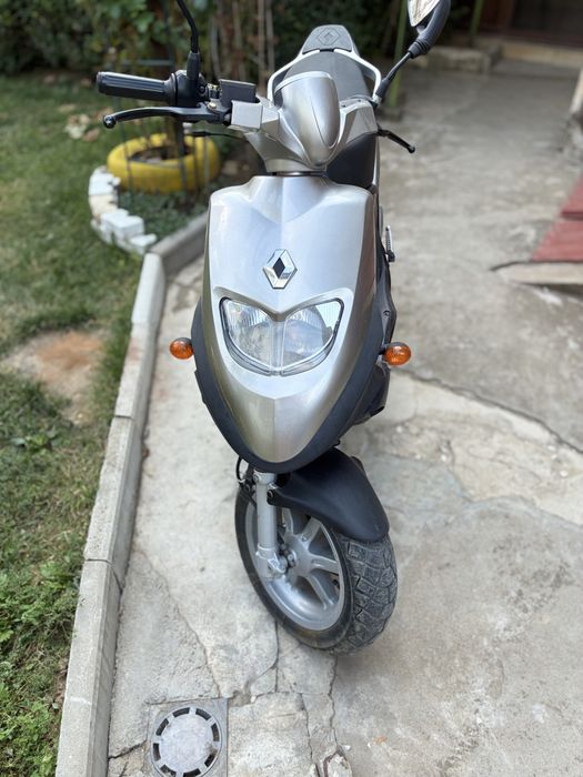 Renault  скутер 50 кубика.