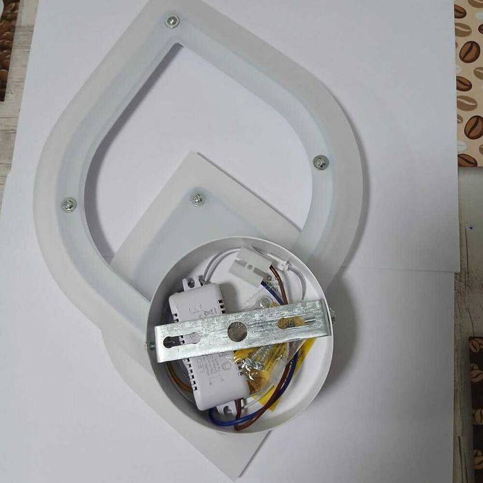 Led лампа за стенен монтаж 20W/230V 6500K бяла