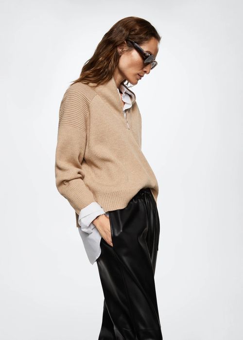 Нов кожен панталон на MANGO