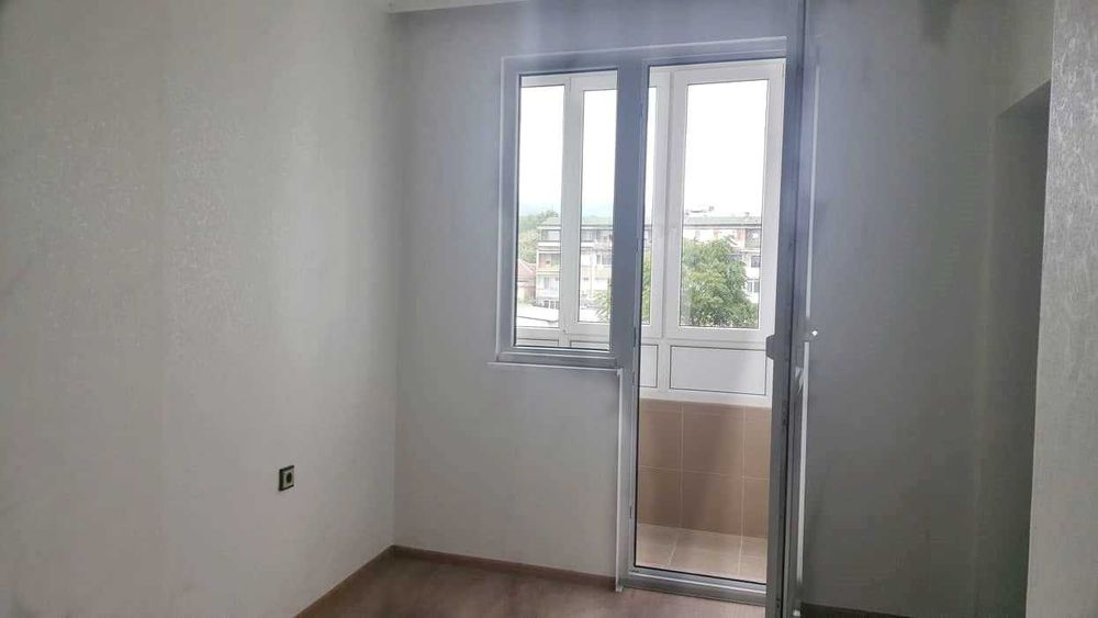 Гарсониера на пешеходна зона