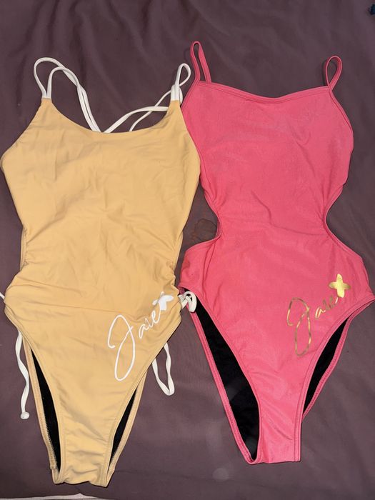 Цели бански за плуване