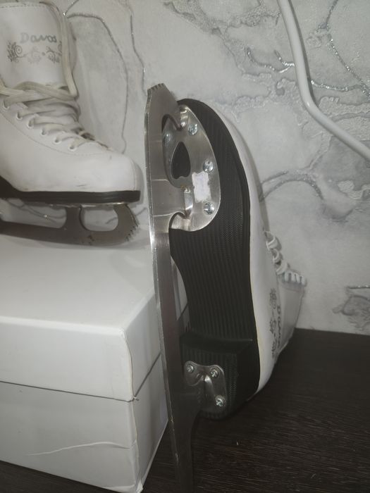 Продам коньки 34 размера