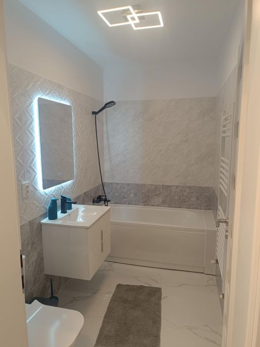 Inchiriez apartament doua camere decomandat