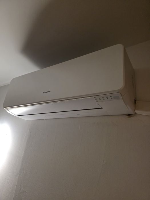 Климатик Fujitsu General ASHG09KMCE – отлично състояние, модел 2022 г.