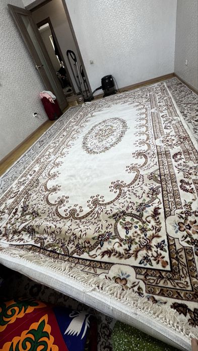 Кілем новый 200/400