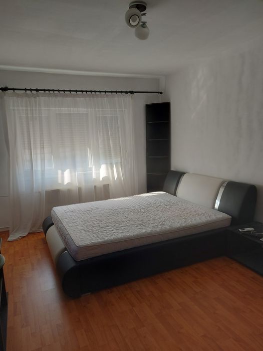 Închiriez apartament cu o camera