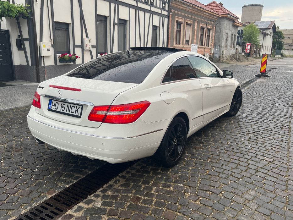 MERCEDES-BENZ E-Class 2011 — imagine 3