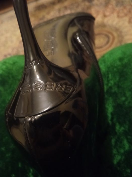 Продам итальянские ботильоны 36 разм.