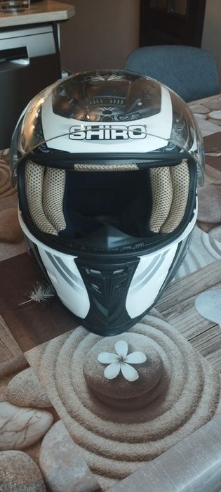 Продавам каска SHIRO