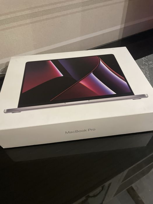 Mac book pro 14 m2 pro 2023