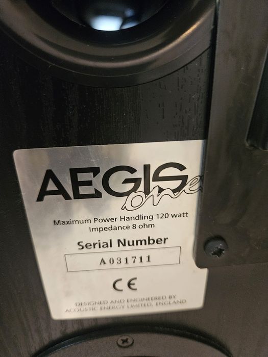 Boxe  Acoustic Energy Aegis One