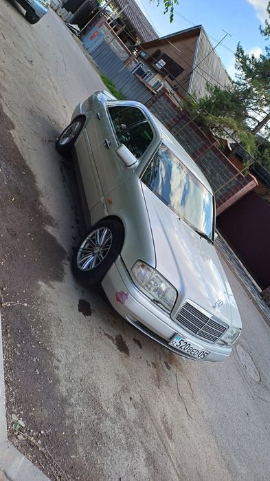 Мерседес жағдайы жақсы срочно