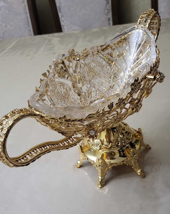 Тортница, конфетница