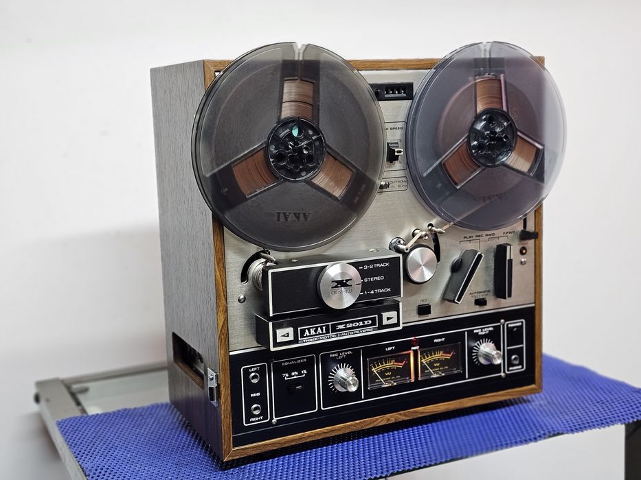 Magnetofon Akai X-201D