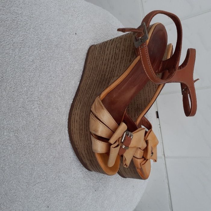 Кожени сандали и обувки от естествена кожа