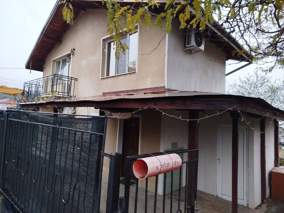 Къща под наем в с. Нови Хан