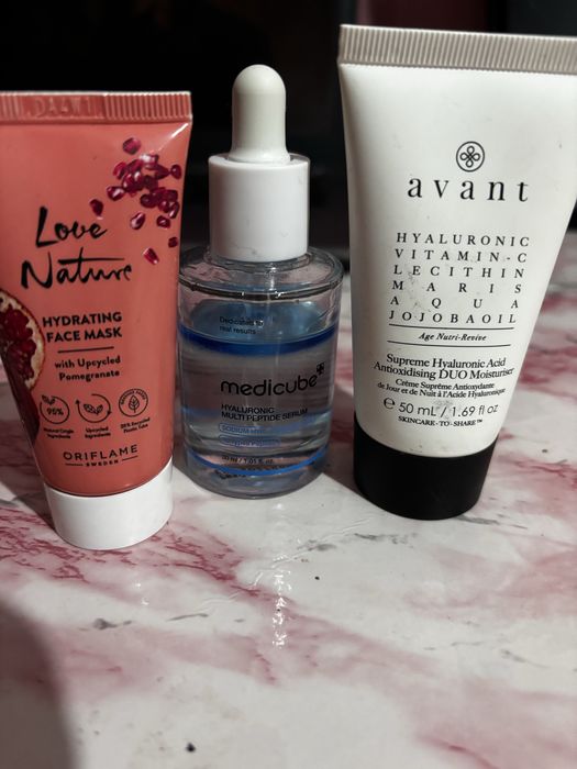 Лот козметика.