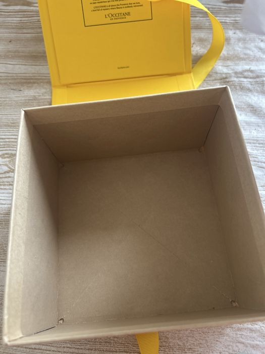 Очень красивая коробочка Loccitane