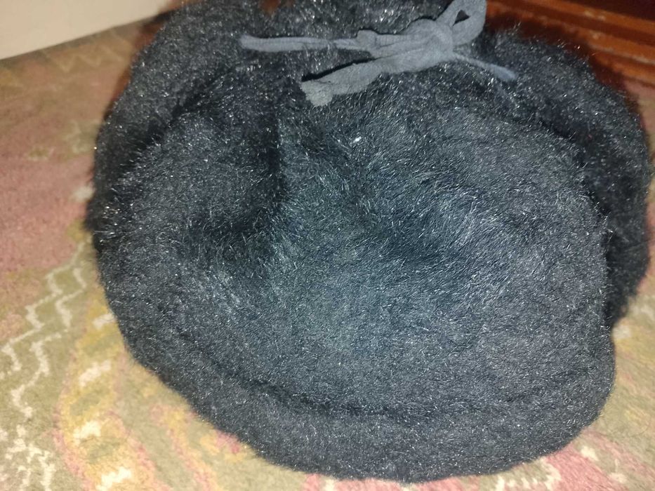 ПРОДАМ детскую ШАПКУ-УШАНКУ на мальчика ! Зимняя. Черная. Времён СССР.