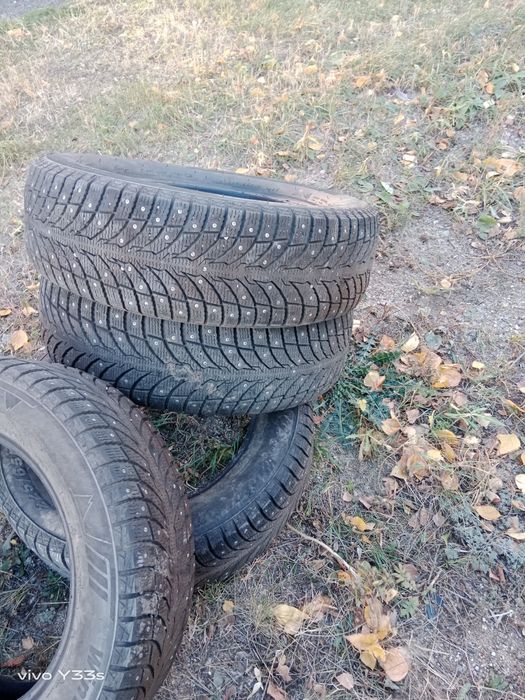Продам  шины Санни