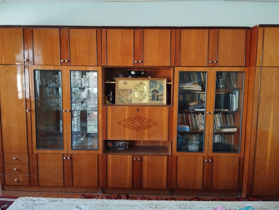 Продаётся спалний гарнитур и стенка