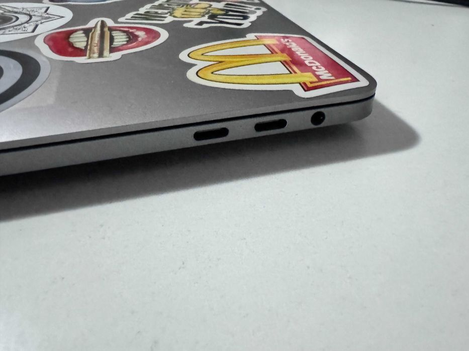 Apple MacBook Pro 15-inch 2016