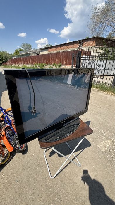 Телевизор samsung.