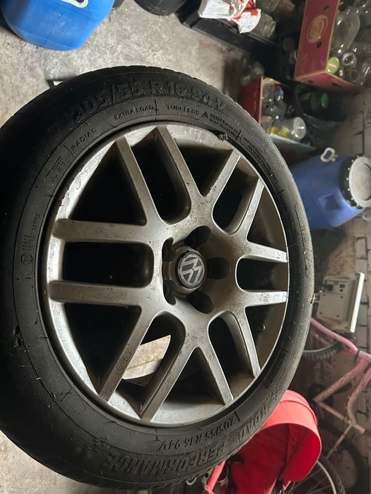 Джанти за Голф 4 и гуми 16 цола
