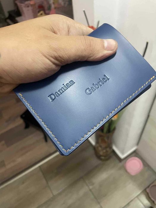 Portofel din piele naturala lucrat manual