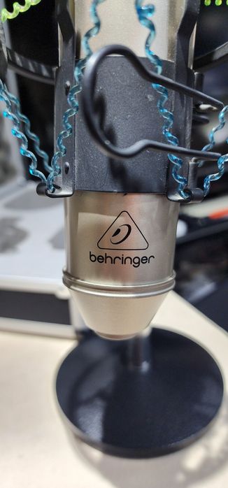 Behringer B2 Pro