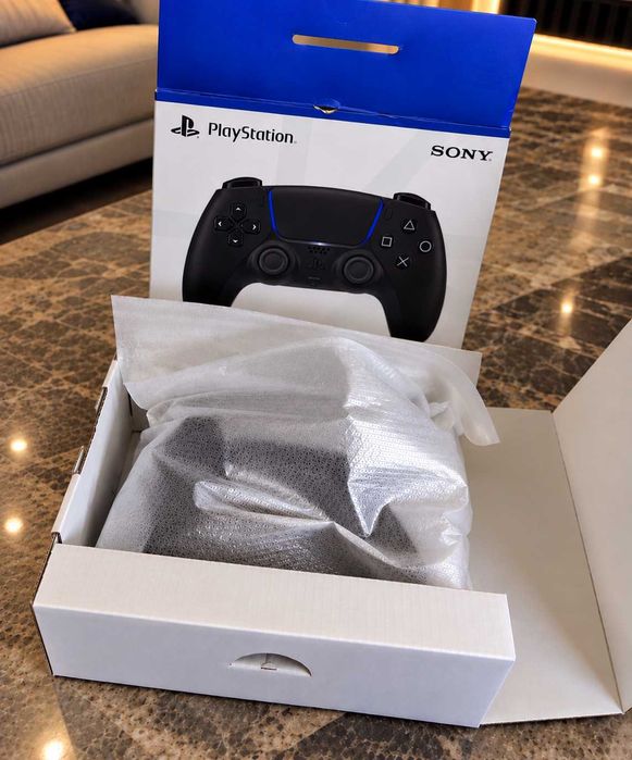 Consola PlayStation 5 Slim ( PS5 + 2 controllere )