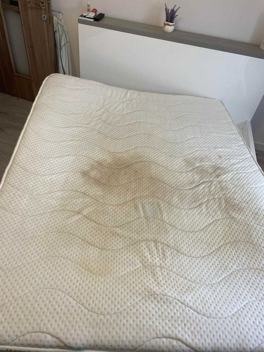 Curățare tapițerie auto / canapele saltele mocheta