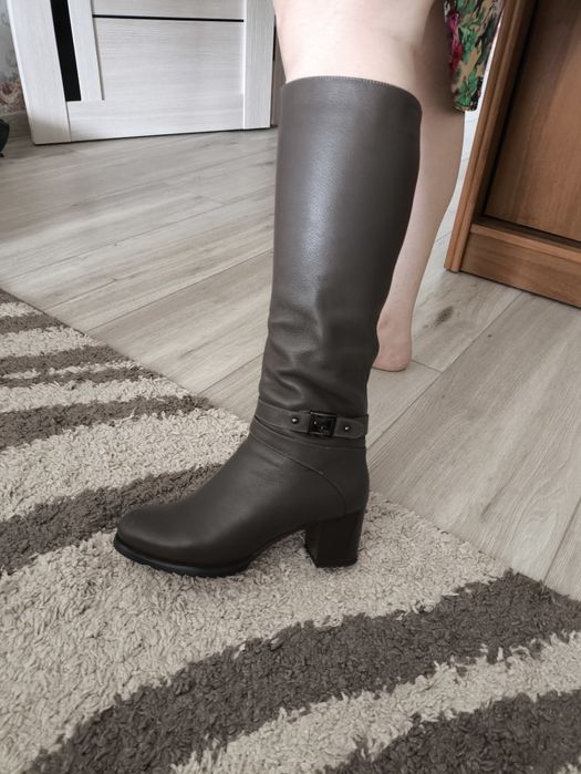 Продам сапоги женские