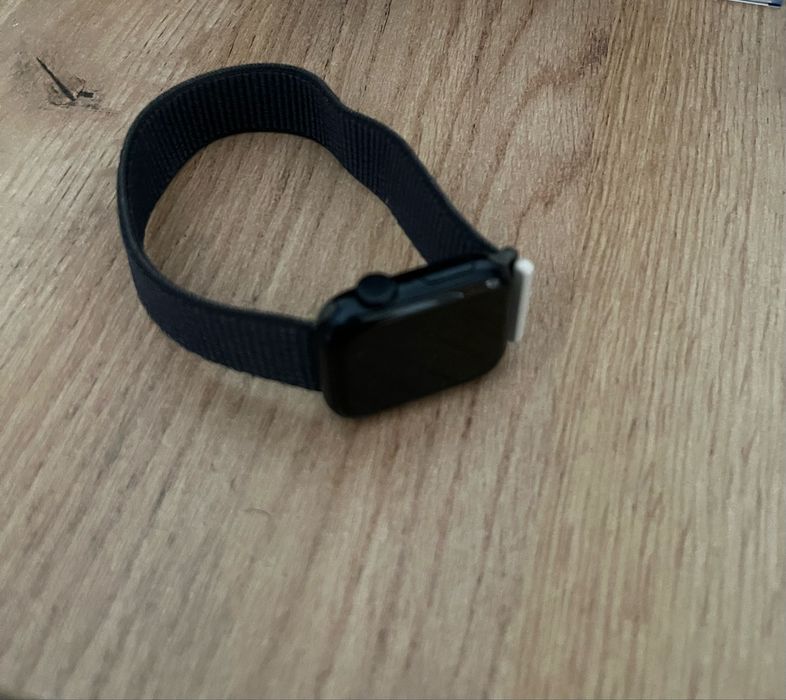 Продам Aplle watch SE
