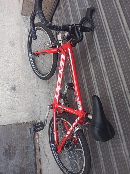 Продавам чисто нов Алуминиев детски спортен велосипед 20 цола . 
Скоро