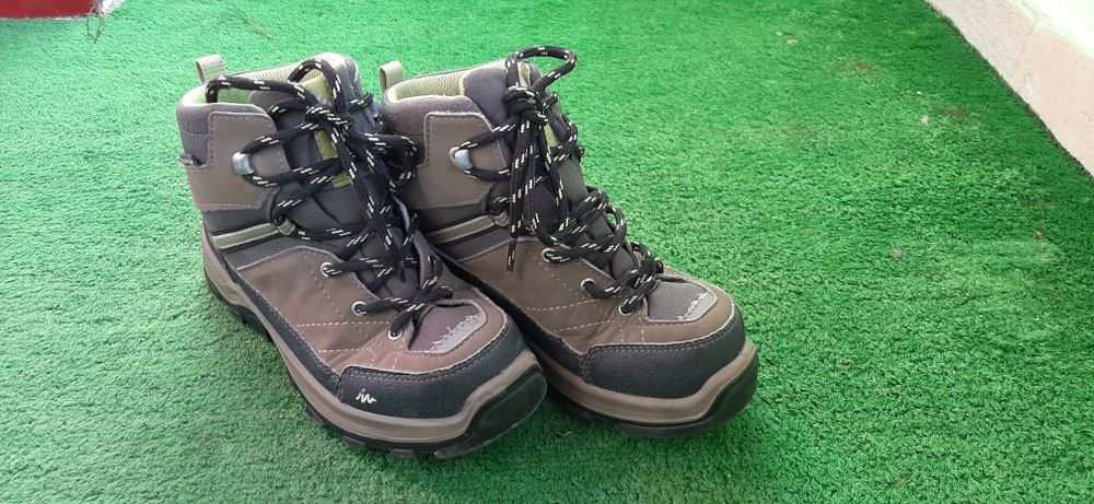 Vând ghetute copii Quechua 33