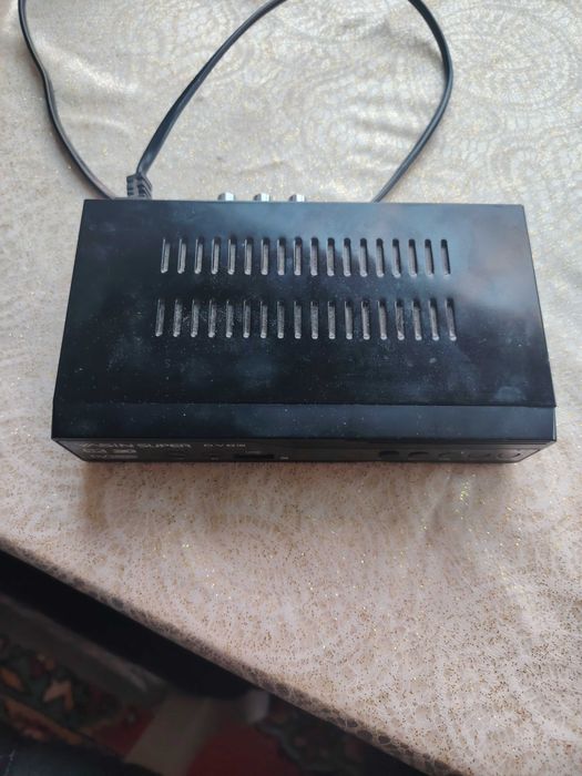 Продаю тюнер цифрового телевидения!