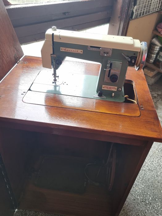 Стара шевна машина