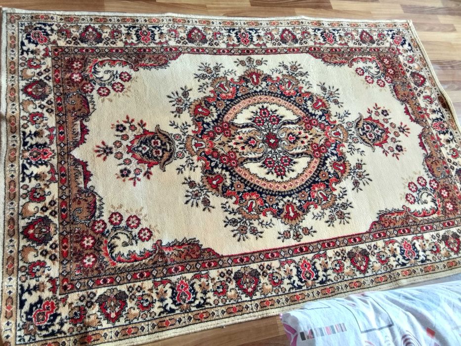 Продам два шерстяных ковра 3x1.8мтр. 2.2x1.5мтр.