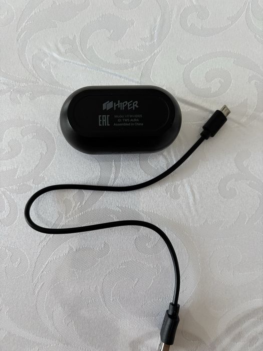Продам безпроводные Наушники Hiper б/у