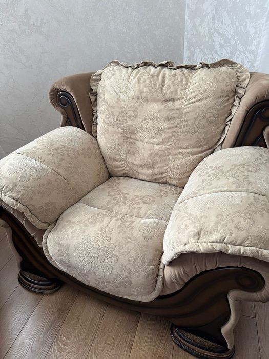 Срочно продам комплект диван софа кресло