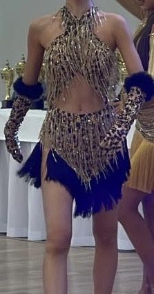 Продаю платье на латиноамериканскую программу