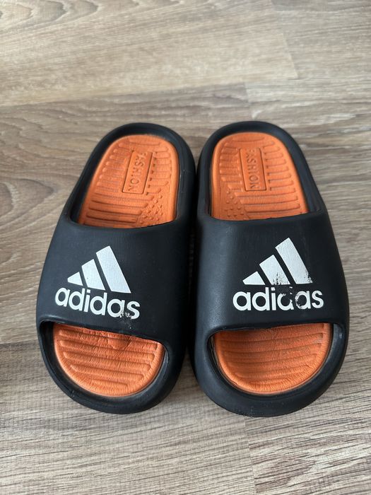 Детские шлепки.