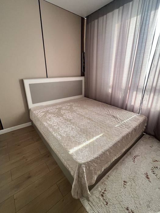 Продам Кровать двуспальная