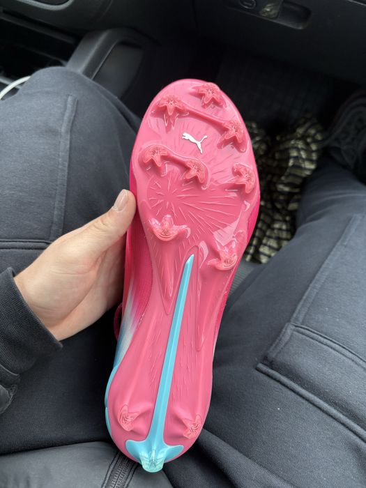 Продавам бутинки puma